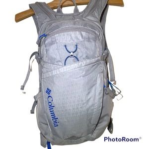 Columbia light grey back pack